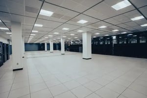 car-CoreSite-Boston-Data-Center-BO1-Empty-Suite-2