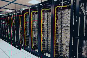 car-CoreSite-Los-Angeles-Data-Center-LA2-Cable-Organiziation□-2